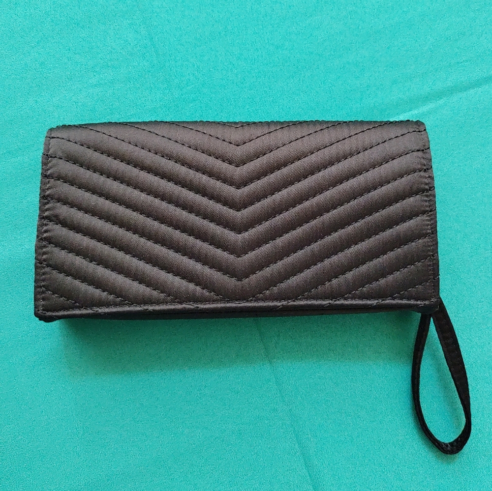NWOT Neiman Marcus Quilted Satin Clutch Colour Black